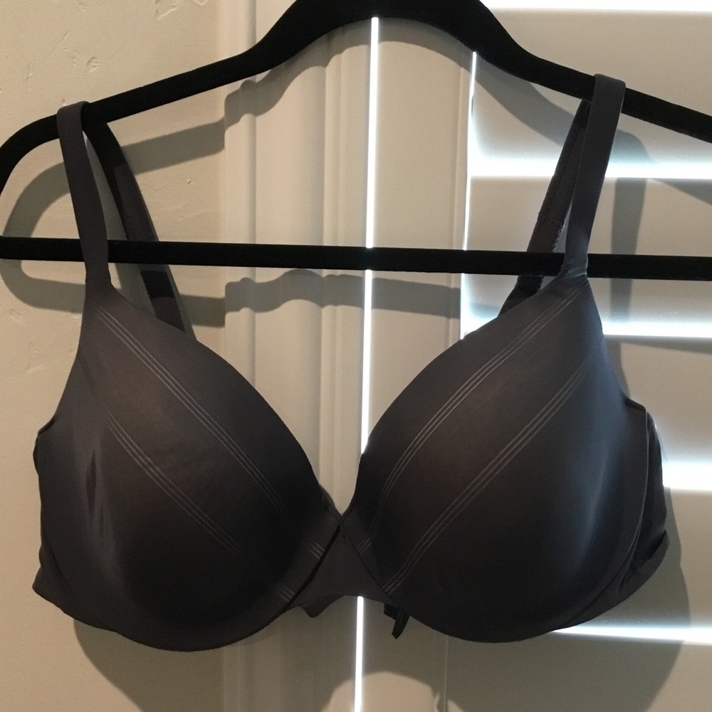 Victoria's Secret Smooth Charcoal T-Shirt Bra